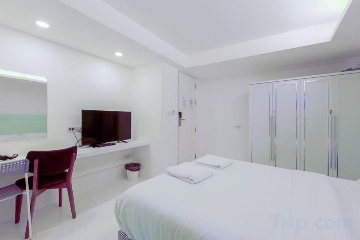 Double Room (No.9,10)