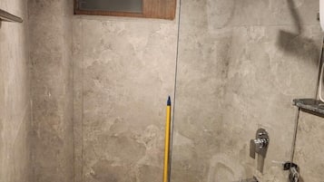 Habitación doble Deluxe | Regadera en el baño