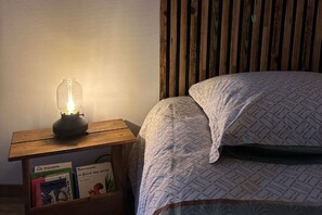 2 chambres, fer et planche à repasser, Wi-Fi, draps fournis