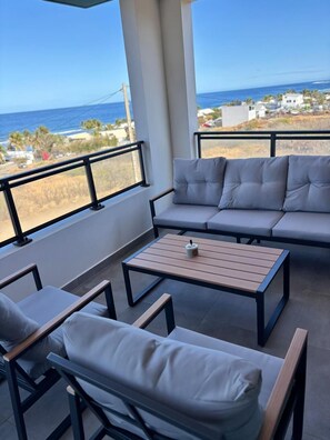 Property grounds - Sunset - Waterfront (Trois-Bassins)