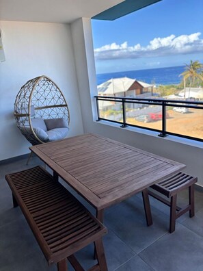 Outdoor dining - Sunset - Waterfront (Trois-Bassins)