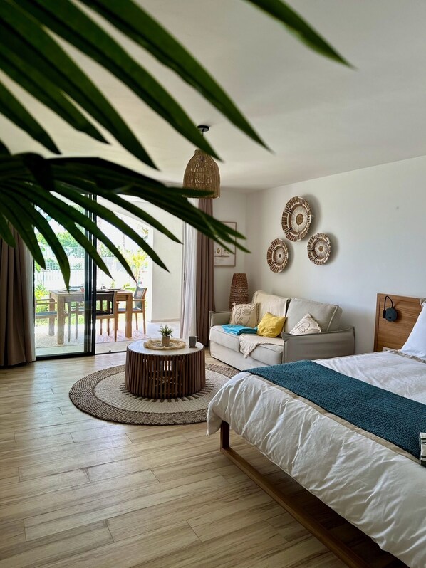 Living area - Studio Eleven Alamanda Beach beachfront (Saint Martin)