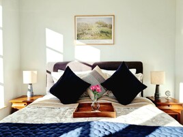 Minibar, wifi gratis y ropa de cama 