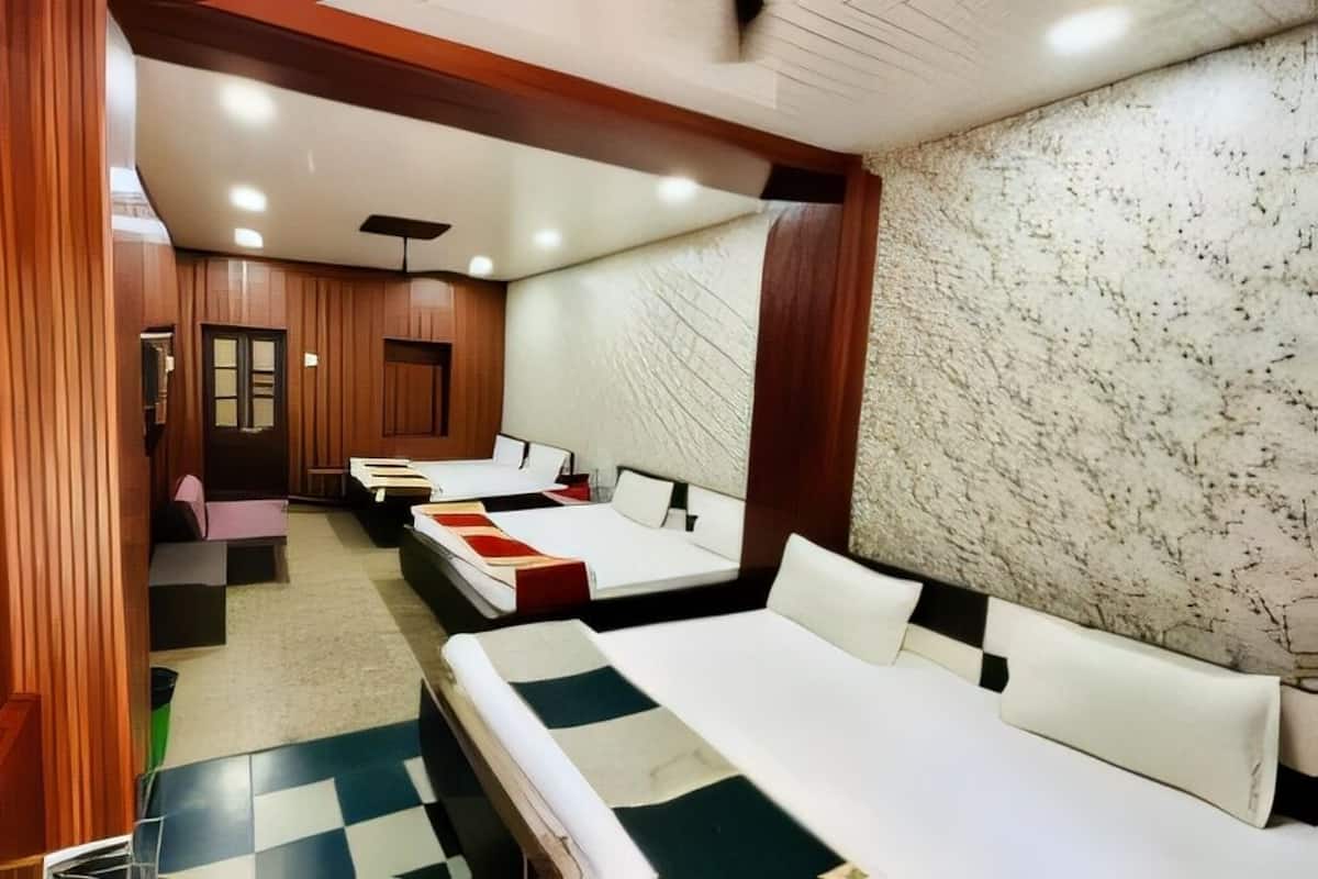 Memory foam beds, desk, bed sheets