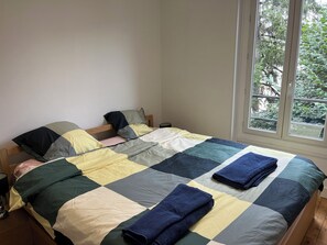 2 bedrooms, iron/ironing board, WiFi, bed sheets