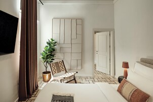 Studio | Blackout drapes, iron/ironing board, free WiFi