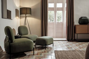 Blendingsgardiner, strykejern/-brett og wi-fi (inkludert)