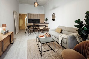 Cortinas blackout, tabla de planchar con plancha y wifi gratis 