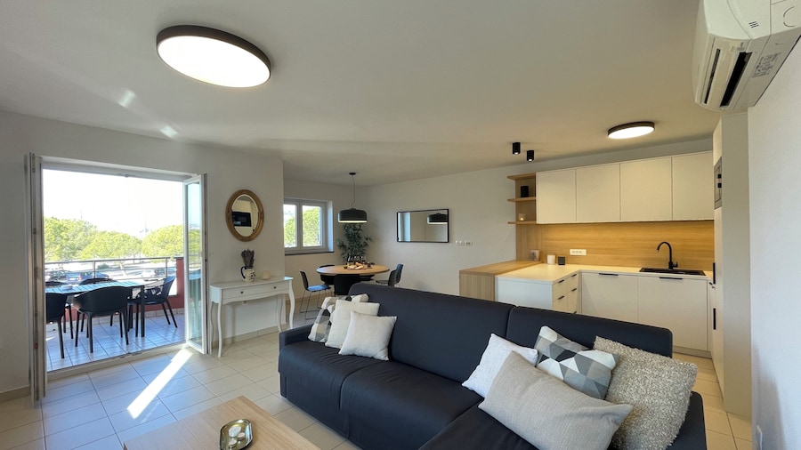 Premium levant 211 Marina Apartment