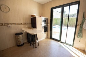 Superior-Zimmer, 3 Schlafzimmer, eigener Pool, Bergblick | Eigene Küche