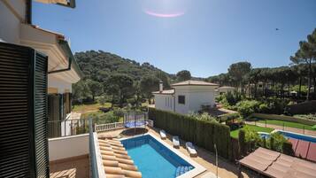 Superior Room, 3 Bedrooms, Private Pool, Mountain View | Desk, blackout drapes, iron/ironing board, travel crib