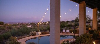 Southwestern Desert Escape/Pool/Hot Tub/Sleeps 12