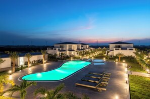Outdoor pool - Enrise by Sayaji Dwarka (Dwarka)