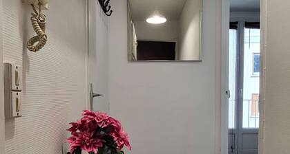 Le Nid de Basch vous attend ! Situé dans une zone résidentiel sur la commune de Thiais.