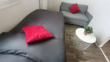 1 bedroom, desk, iron/ironing board, WiFi