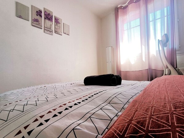 1 غرفة نوم ومكتب ومكواة/لوح كي وواي فاي