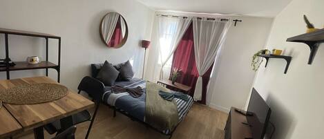 1 habitación, escritorio, wifi y ropa de cama