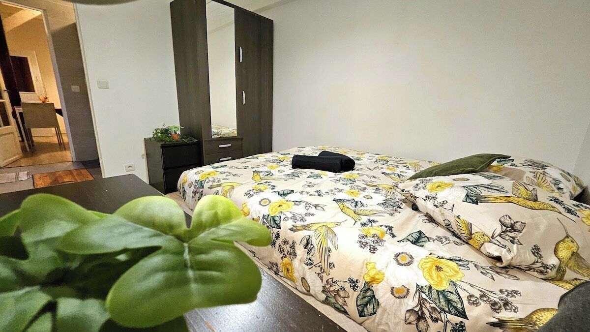 1 Schlafzimmer, Schreibtisch, Bügeleisen/Bügelbrett, WLAN