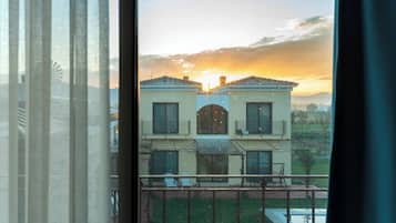 Double Room, Garden View | Free WiFi, bed sheets