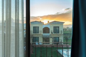 Double Room, Garden View | Free WiFi, bed sheets