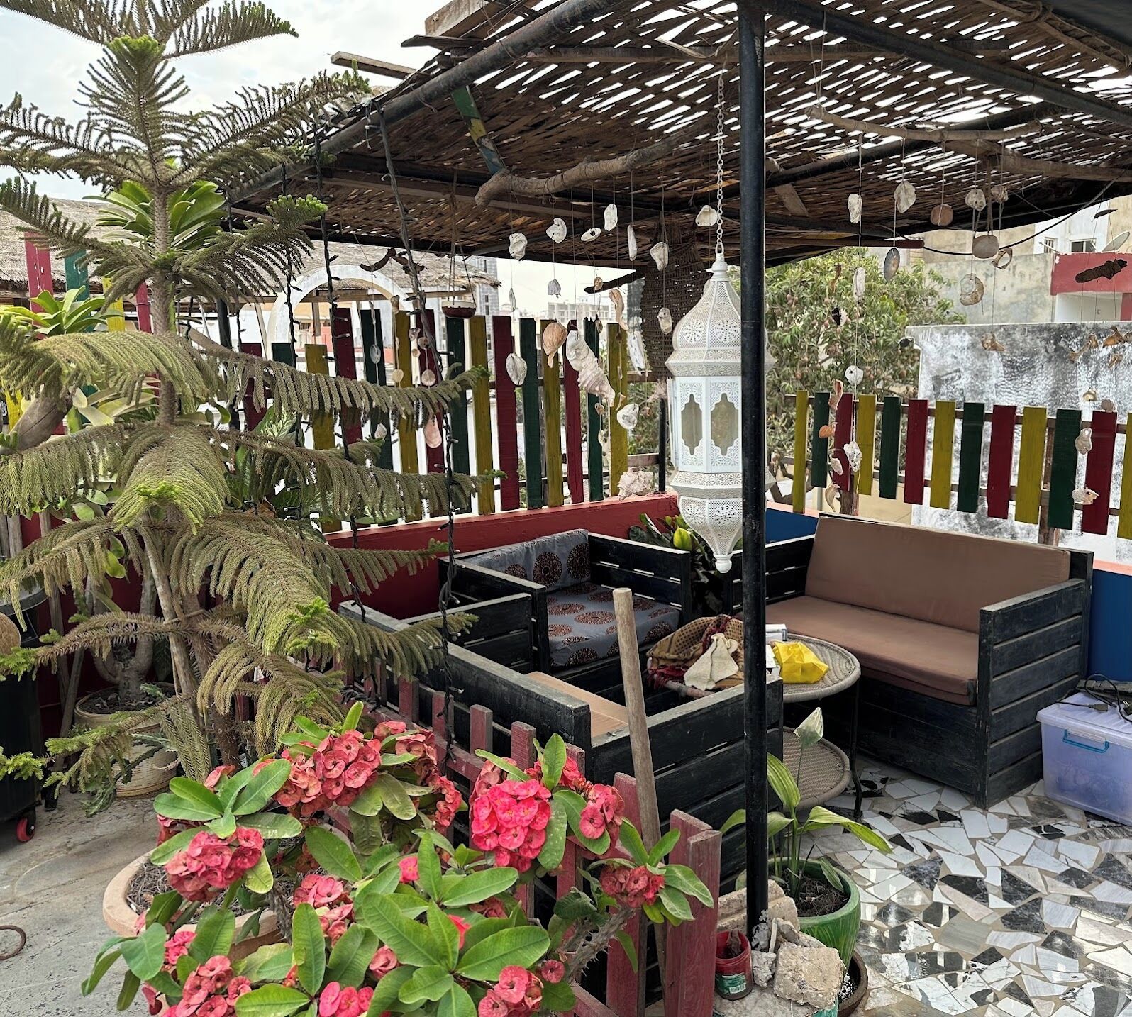 Hiên