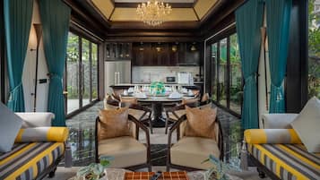 Luxury Villa, 6 Bedrooms, Pool View | In-room dining