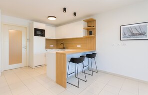 Premium Apartment, 1 Bedroom, Sea View | Private kitchen