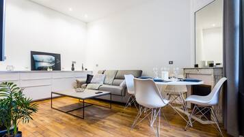 Apartment | Dining