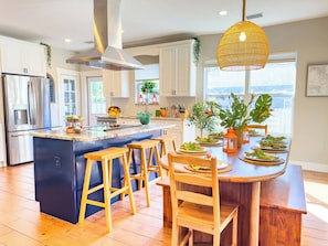 Dining - Charming Bungalow | HotTub, Cowboy Pool & Fire Pit (Tampa)