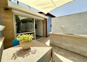 Outdoor dining - Green House Estate (Avola)