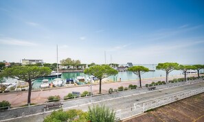 Studio, Multiple Bedrooms, Balcony, Garden View | Marina