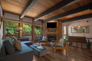 TV, fireplace - Whispering Pines Lodge (Steamboat Springs)