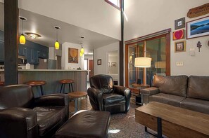 TV, fireplace - Alpine Retreat Lodge (Steamboat Springs)