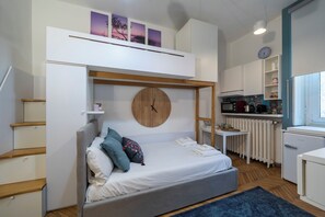 Basic-Dreibettzimmer | Zimmersafe, Bügeleisen/Bügelbrett, kostenloses WLAN