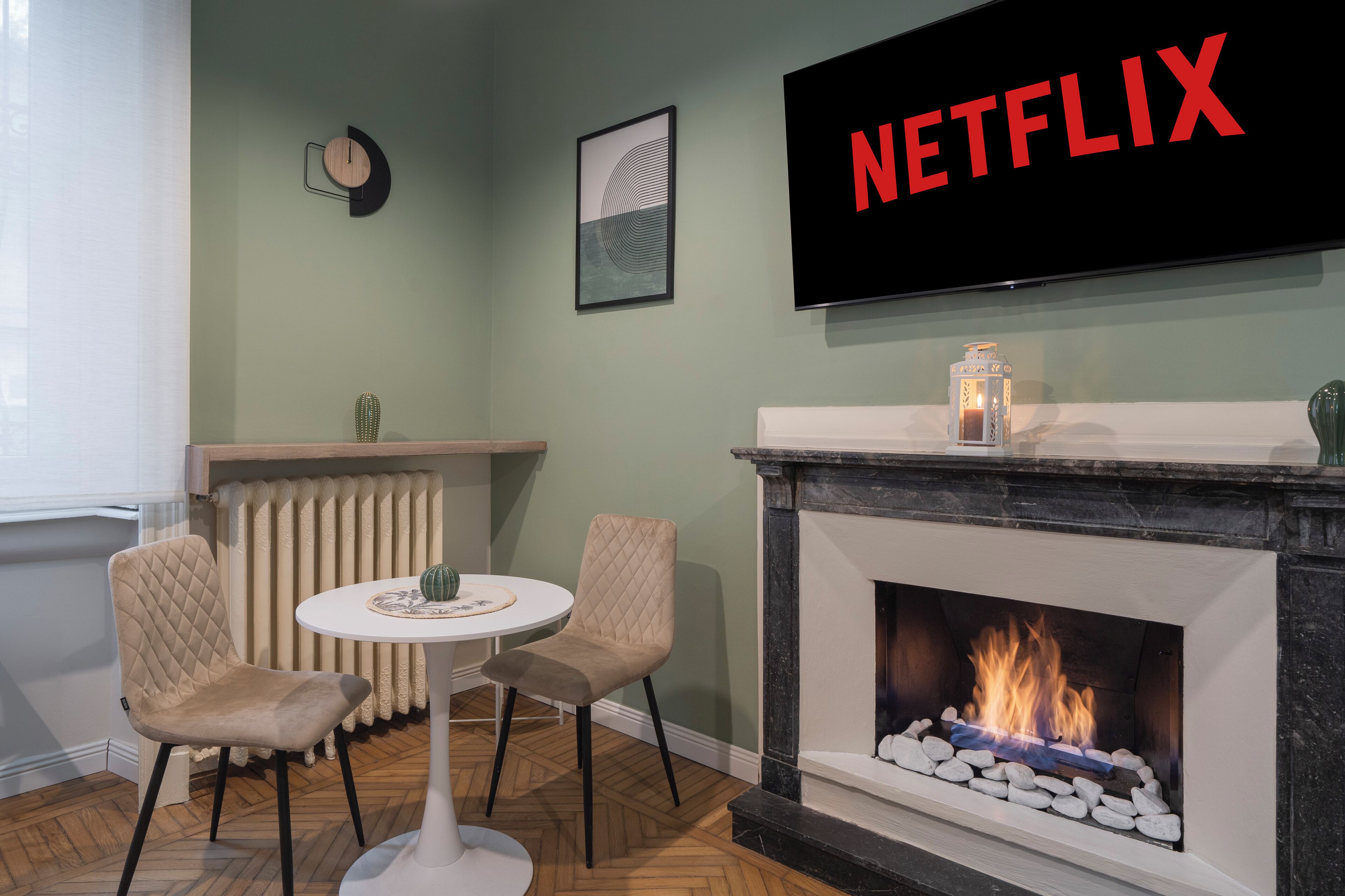 Classic double Room | In-room safe, iron/ironing board, free WiFi