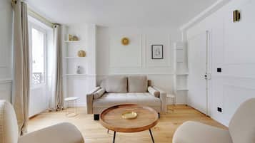 Apartment | Bathroom | Hair dryer, towels, shampoo