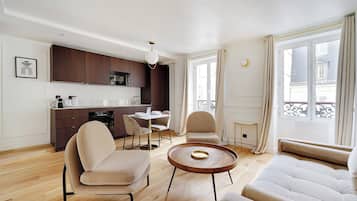 Apartment | Dining