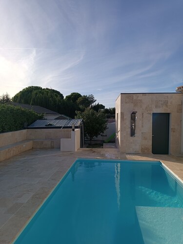 Charmant studio avec piscine