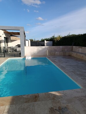 Outdoor pool - Charming studio with pool (Villemoustaussou)