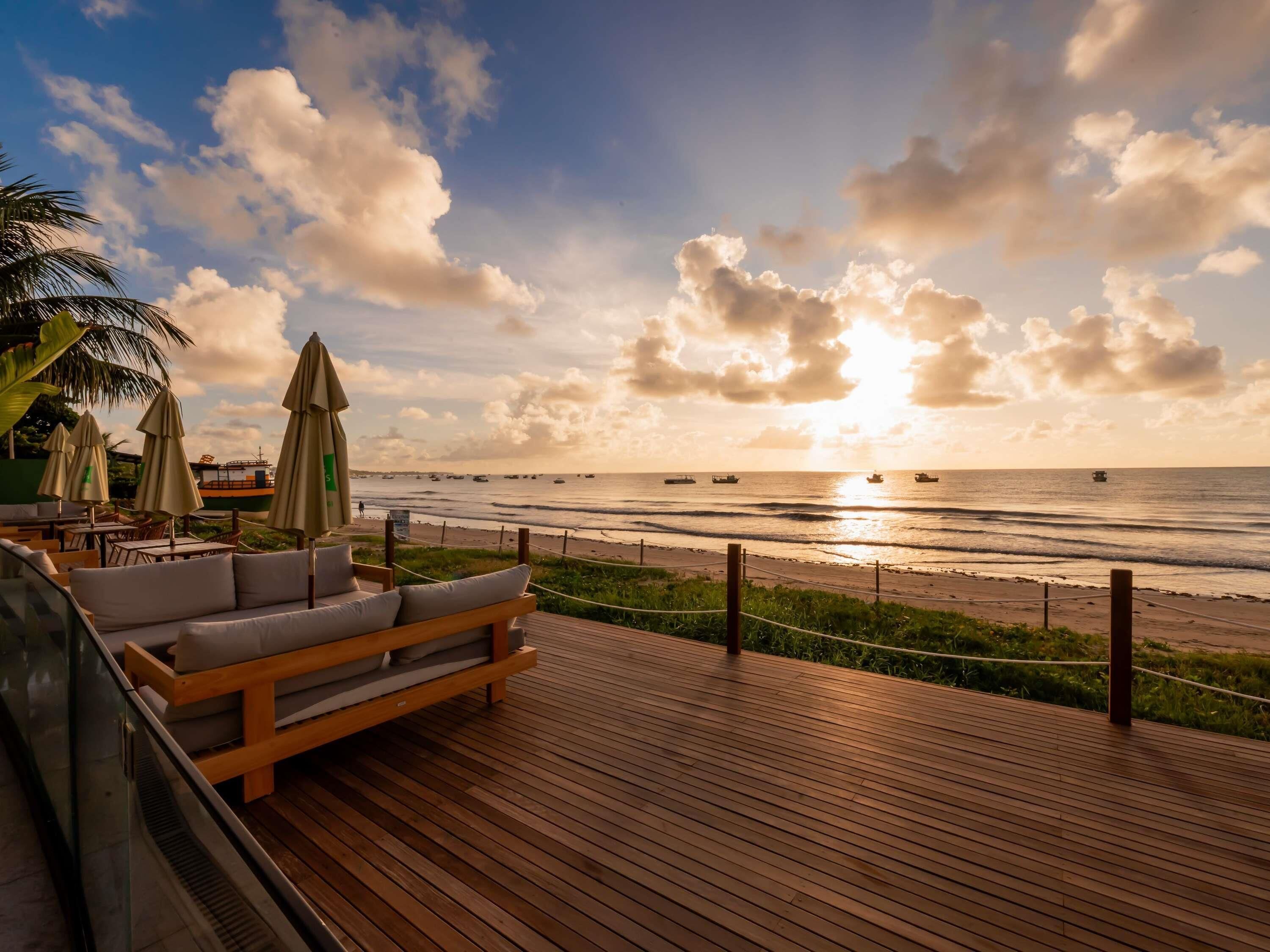 Vista para praia/oceano