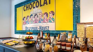 Petit déjeuner buffet (18.5 EUR par personne)