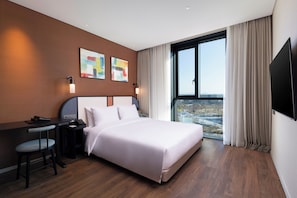 Superior Room, 1 Queen Bed | 1 bedroom, blackout drapes, soundproofing, free WiFi