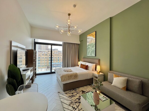 Estúdio luxo, sacada, vista para a cidade | Ferros/tábuas de passar roupa, Wi-Fi de cortesia