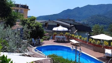 Piscina all'aperto