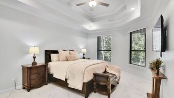 3 bedrooms, iron/ironing board, WiFi, bed sheets