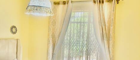 7 bedrooms, iron/ironing board, WiFi, bed sheets