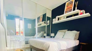1 slaapkamer, een strijkplank/strijkijzer, wifi, beddengoed