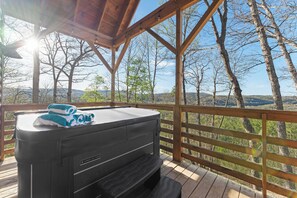 Terrace/patio - Mnt. View Cabin Near River w/ Hot Tub + Fire Pit Sleeps 10 (Jasper)