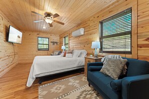 3 bedrooms, iron/ironing board, WiFi, bed sheets - Mnt. View Cabin Near River w/ Hot Tub + Fire Pit Sleeps 10 (Jasper)