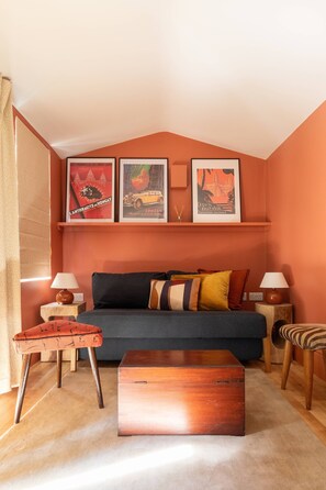 Apartament (3 Bedrooms) | Sala d'estar | Televisor